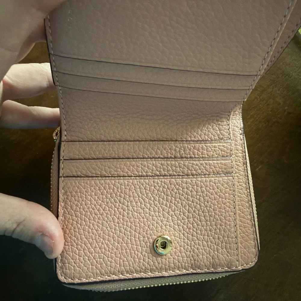 Tory Burch Thea Light Pink Pebbled Leather Bi-Fold Wallet - Picture 3 of 16